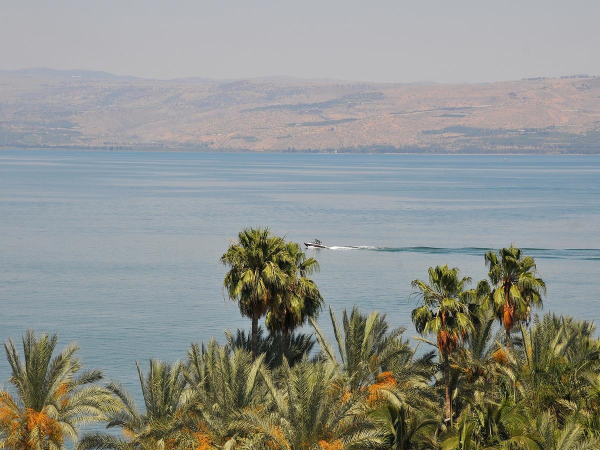 Family Vacation By Lake Kinneret Tiberias Bagian luar foto