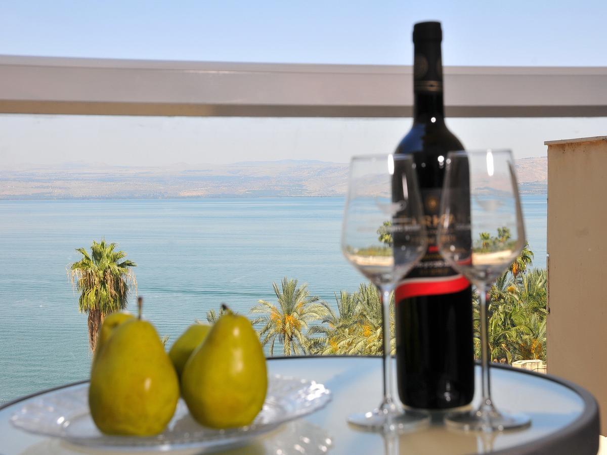 Family Vacation By Lake Kinneret Tiberias Bagian luar foto